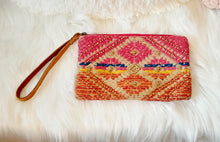 Load image into Gallery viewer, Ruggine Handmade Fine Cotton Yarn Dye Jacquard Ethnic Patterned Wristlet Clutch
