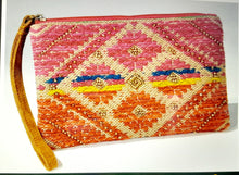 Load image into Gallery viewer, Ruggine Handmade Fine Cotton Yarn Dye Jacquard Ethnic Patterned Wristlet Clutch
